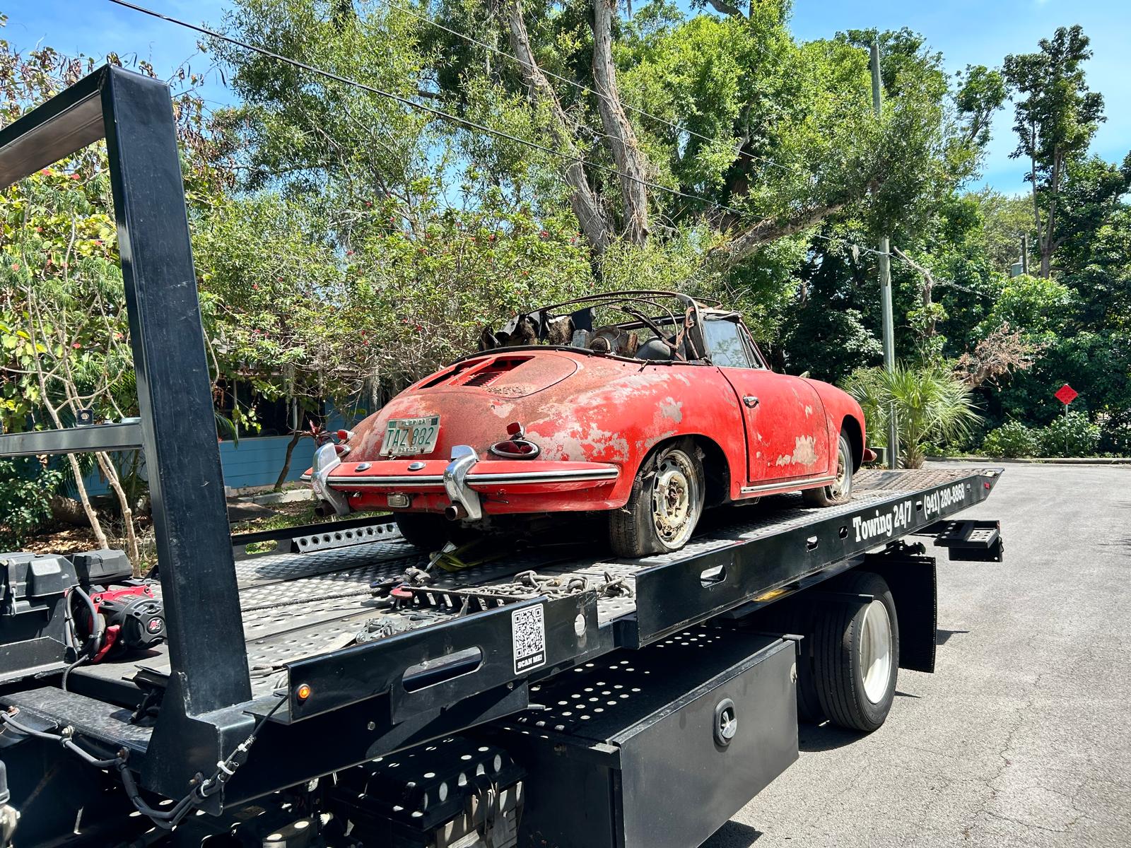 Classic or collector car on the Mile Towing Classic flatbed — photo 1 of 58